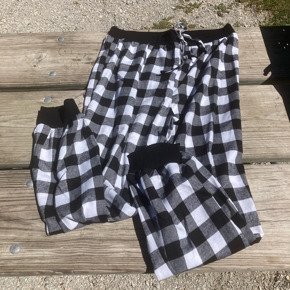 Plaid black and white pants